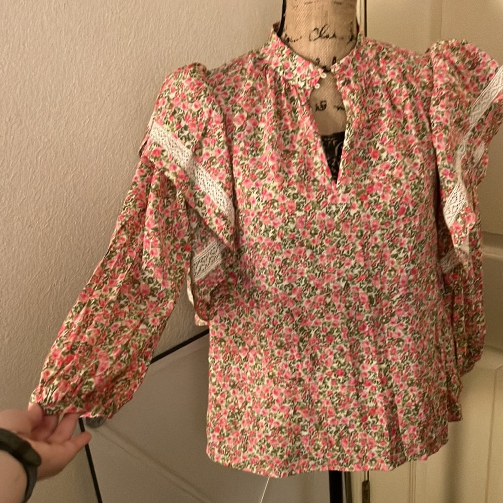 Who what wear puffy shoulder frilly sleeve lace floral button neck top medium M - Picture 5 of 6